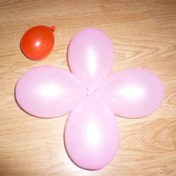 Blume aus Ballons basteln Schritt 5