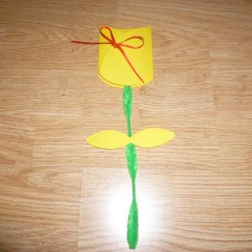 Blume mit Karte selbst basteln Schritt 8