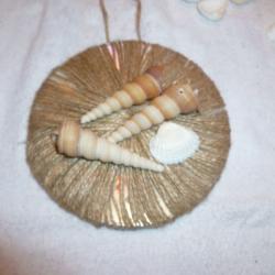 Deco aus CD und Muscheln basteln Schritt 8