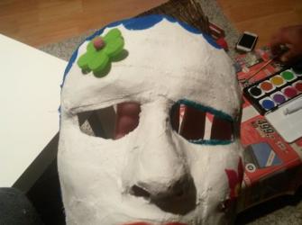 Gipsmaske selbst basteln Schritt 9