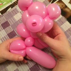 Teddybär aus Modellierballons basteln Schritt 12