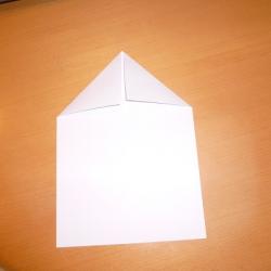 Papierflieger Gleiter aus Papier selbst basteln Schritt 3