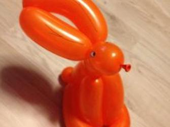 Hase aus Modellierballons basteln Schritt 9