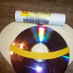 Biene aus CD selbst basteln Schritt 10