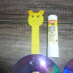 Giraffe aus CDs selbst basteln Schritt 13