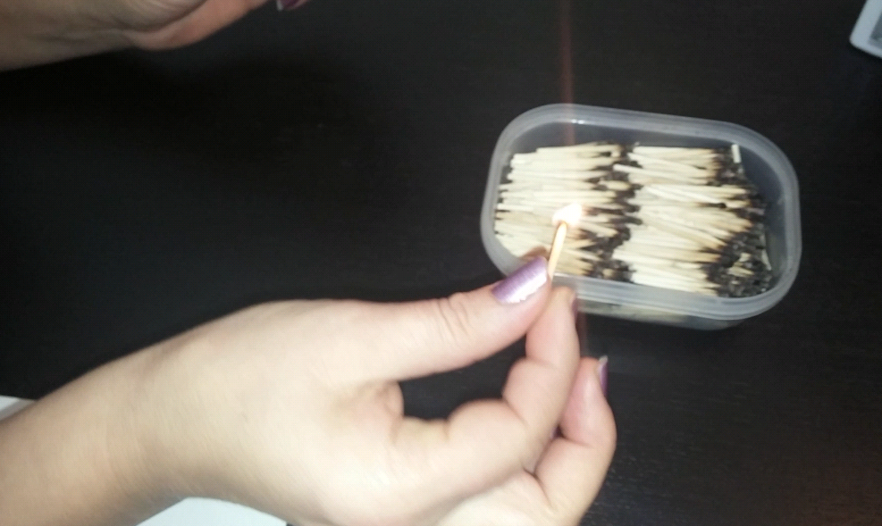 PROF Streichhölzer Box - 70 Stück Extra Lange Zündhölzer 28cm