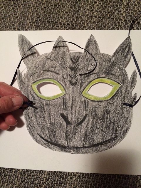 Drachenmaske aus Papier selbst basteln
